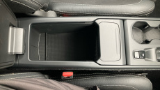 Volvo Xc40 2.0 T4 Momentum Pro 5dr AWD Geartronic Petrol Estate